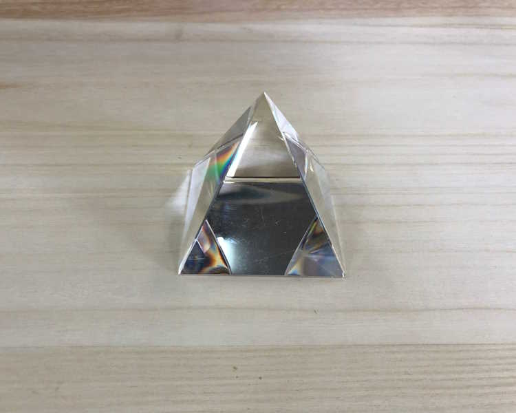 Pirámide de Cristal 7.7 cm Aprox